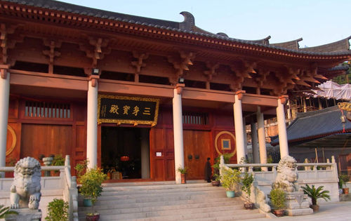 福州雙巖寺項(xiàng)目：瓷磚膠、涂料、膩?zhàn)臃? title=